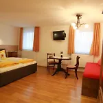 Gaestehaus Pfefferle Garni Und Zajazd Sigmaringen