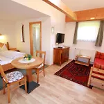 Gaestehaus Pfefferle Garni Und Zajazd *